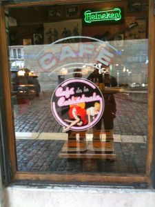 No medieval cathedral is complete without a properly respect cafe next door.