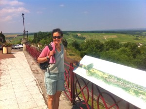 Sancerre, with both vineyards and fortifications, has twice the reasons to be on a hilltop. Nonetheless, when the Catholic king conquered the Protestant city, as punishment for having to climb the hill he ordered all the church bells melted down.